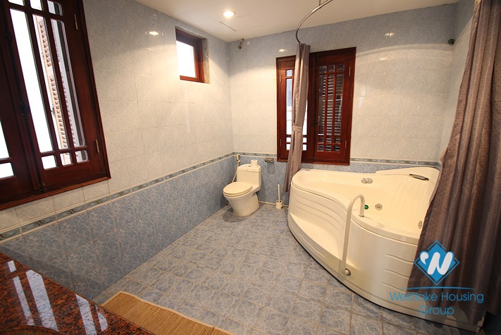 Charming house with swimming pool for rent in Westlake area